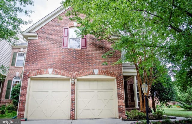 2438 CYPRESS GREEN LN - 2438 Cypress Green Lane, McNair, VA 20171