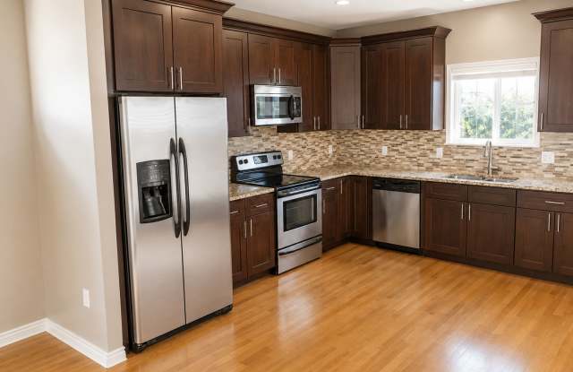 Modern 3 Bedroom Home with Private Yard and Detached 2 Car Garage Gallery 4