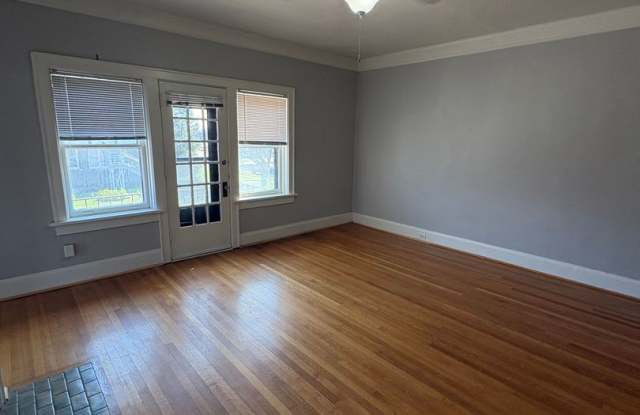 Colbert Apartments (3870 Harney St.) Gallery 1