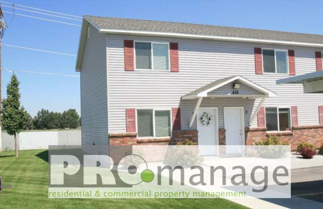 2 Bed / 1.5 Bath Townhouse - Idaho Falls Gallery 1