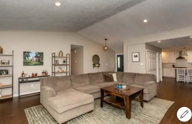 4314 Lynnbrook Drive Gallery 3
