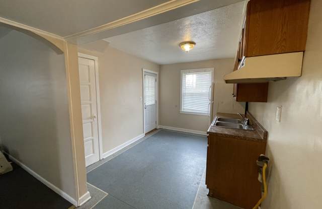 343 Hemlock Dr photos photos