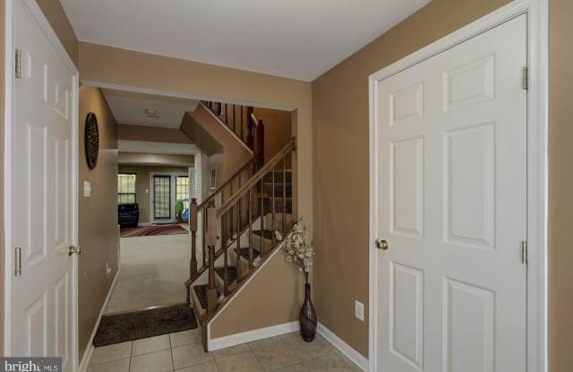 7055 OAK GROVE Way Gallery 4