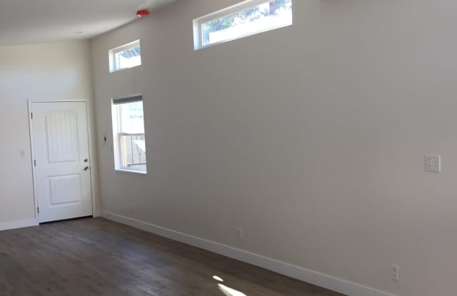 26010 Regent Avenue Gallery 3