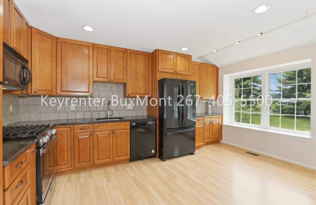 Spacious Townhome with Garage & Finished Basement in Newtown Grant photos photos Spacious Townhome with Garage & Finished Basement in Newtown Grant photos photos
