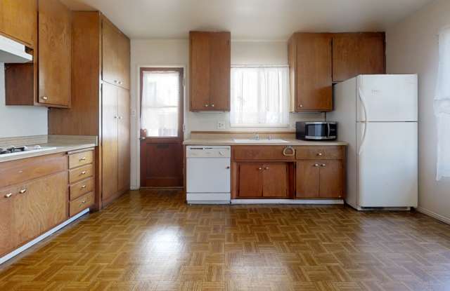 2322 Harriman Lane Gallery 4