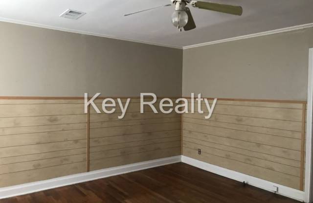 ****2307 Madeline - Alexandria  MOVE IN SPECIAL Gallery 3
