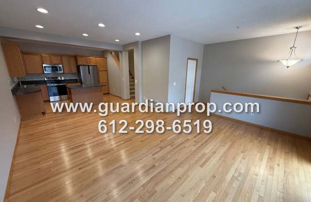 Townhouse in The Lakes of Blaine Available Now, New Appliances  Carpet, Bonus Room, Balcony photos photos