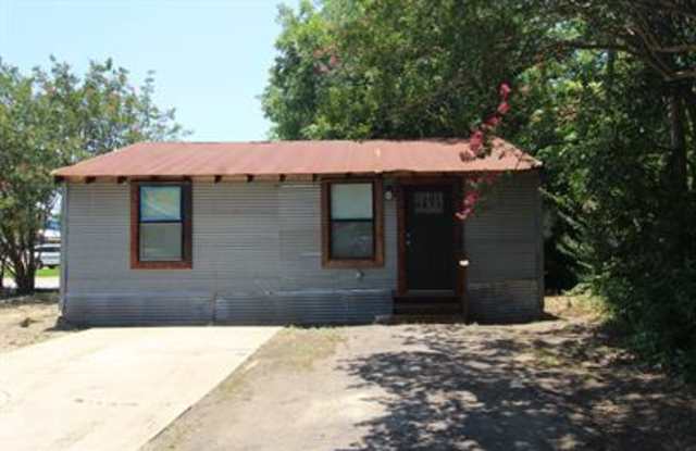 213 North Waldrip Street photos photos