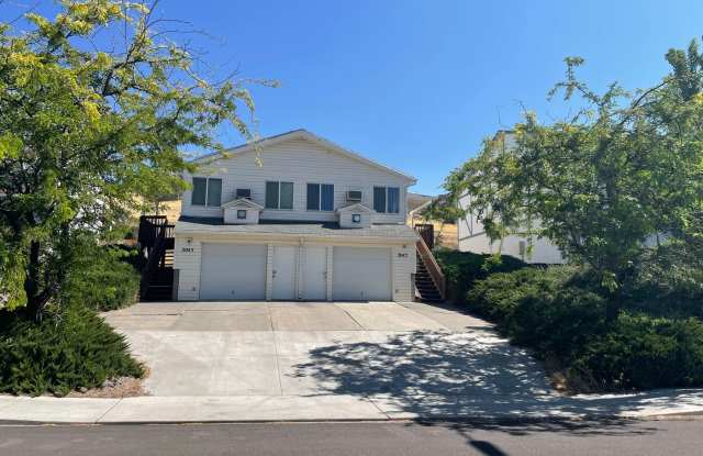 2 Bedroom Townhouse - 2045 North Eldorado Avenue, Klamath Falls, OR 97601
