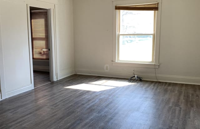 1010 West Garfield Avenue - 1010 West Garfield Avenue, Elkhart, IN 46516
