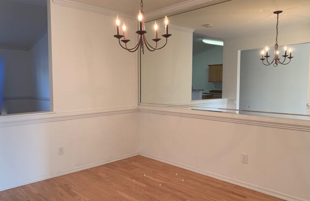 1000 Bayberry Ct Gallery 2
