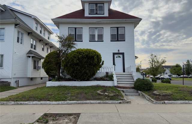 302 W Hudson photos photos