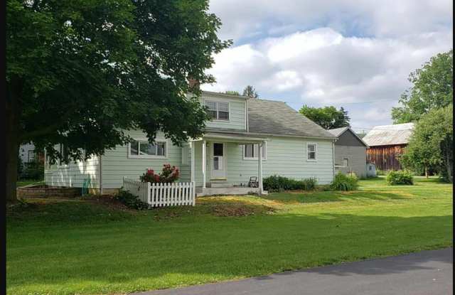 Great 3-Bedroom Home in Centre Hall photos photos