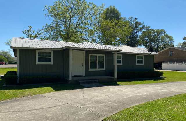 Upcoming: 3 Bedroom Cottage - Downtown Fairhope photos photos
