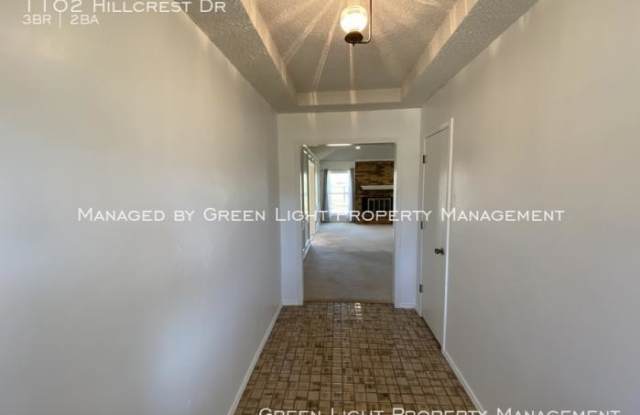 1102 Hillcrest Dr - 1102 Hillcrest Drive, Euless, TX 76039