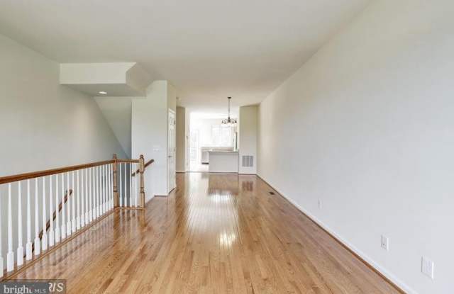22522 HIGHCROFT TERRACE Gallery 4