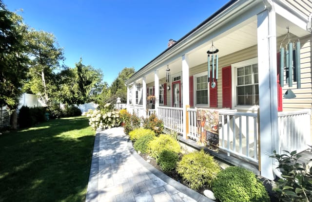 42 Handsome Ave - 42 Handsome Avenue, Sayville, NY 11782