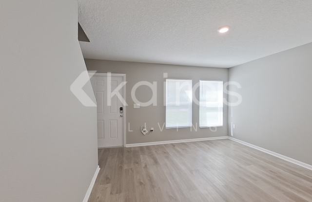 2899 West Xenox Drive Gallery 2