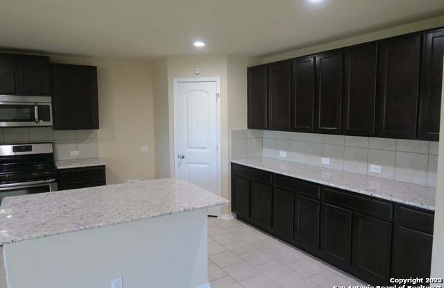 2715 Sunset Bend Gallery 4