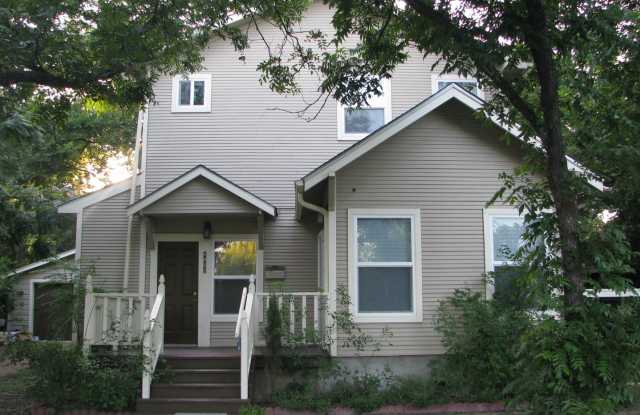 UT PRE-LEASE: North Campus 6 bed / 3 bath Remodel, High-End Kitchen Features SS Appliances, Wood Floors, Updated Bathrooms - 4802 Clarkson Avenue, Austin, TX 78751