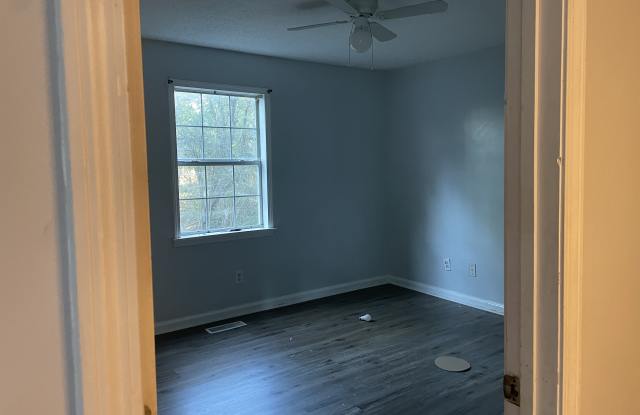 305 Henderson Bend Road Northwest - 305 Henderson Bend Road Northwest, Calhoun, GA 30701