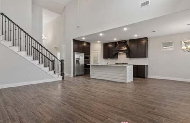 2172 Poppyvine Road Gallery 2