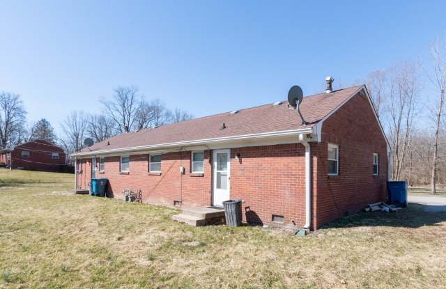 5847 Woodside Dr Gallery 3