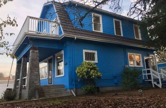 1305 N 50th St - 1305 North 50th Street, Seattle, WA 98103