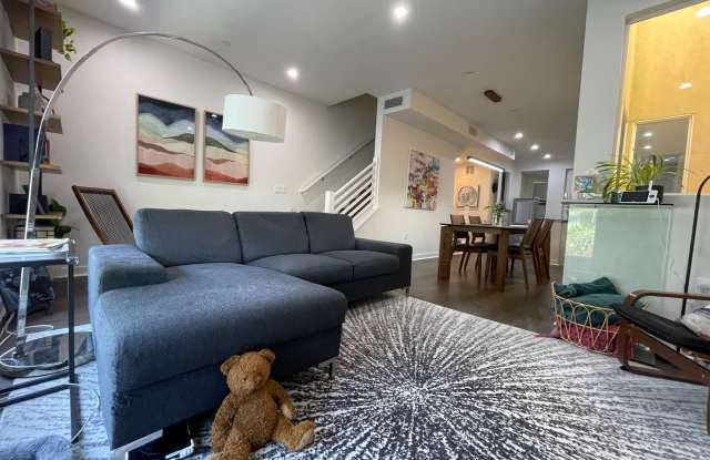 Modern Luxury Living: Stunning 3-Bedroom Home Built in 2019 photos photos