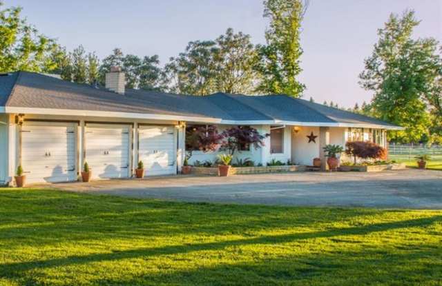 3 bed 2 ba ranchette in country on 7 acres photos photos