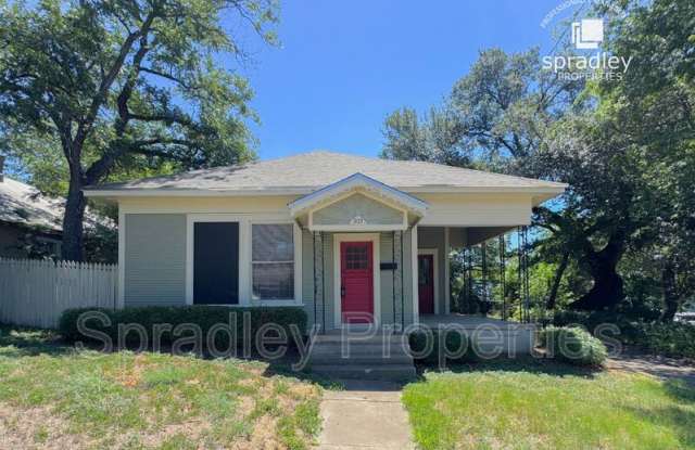 305 N Pearl St photos photos
