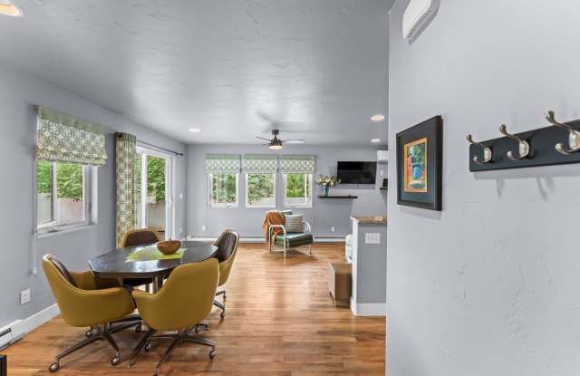 904 Manitou Boulevard Gallery 4