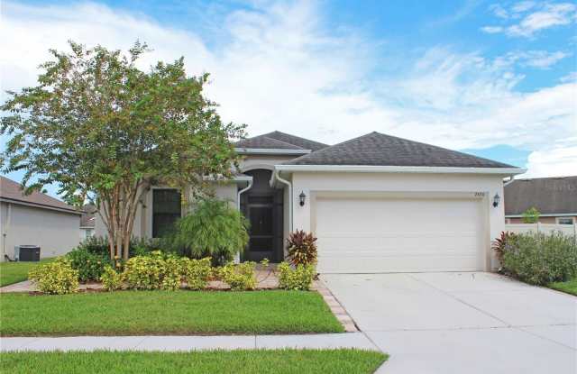 2424 LADOGA DRIVE - 2424 Ladoga Drive, Lakeland, FL 33805