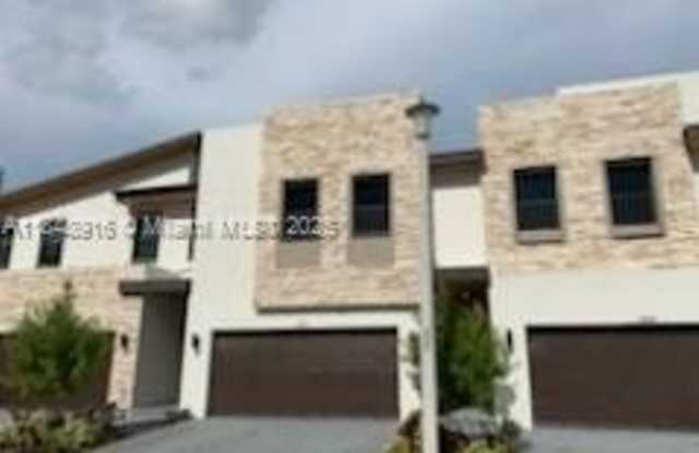 8109 NW 105th Ave photos photos