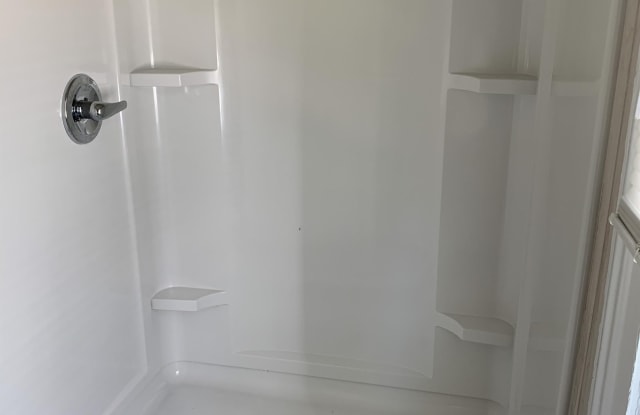 192 w 8 st. Gallery 4