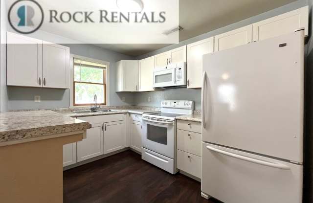 Cute, Nicely Renovated 1 Bed 1 Bath Gallery 3