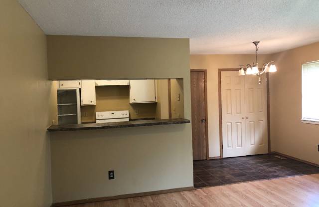 2915 W. Village Ln. Gallery 4