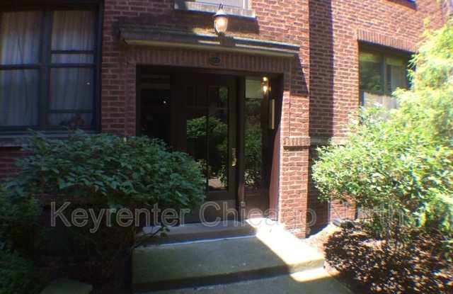 Two Bedroom Condo Near Wrigley Field photos photos Two Bedroom Condo Near Wrigley Field photos photos