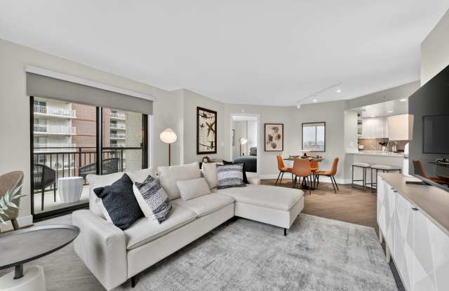 Richmond Square Apartments Gallery 3
