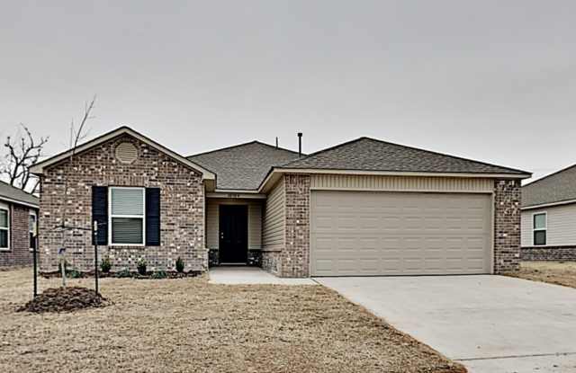 Very nice 3 Bedroom 2 Bath Home in Yukon Schools photos photos