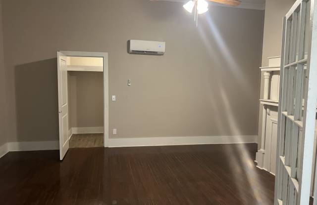 1409 Main St. - C photos photos