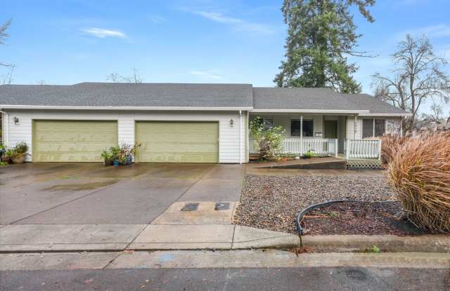 Beautiful 5 Bed, 3 Bath Rental Home in Sherwood! - 16015 Southwest Division Street, Sherwood, OR 97140