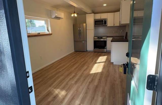 1 Bed 1 Bath ADU House Gallery 3
