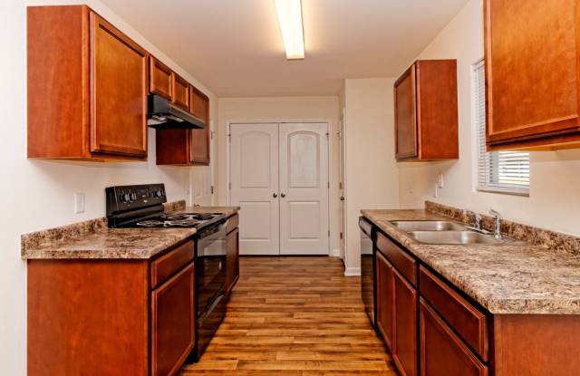 Charming 3BR Home in Hardeeville – Now $2,300! Garage, W/D Hookups, Spacious Layout photos photos