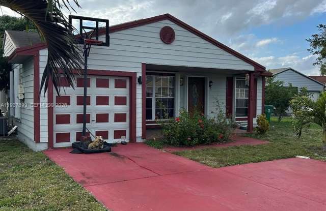 1740 SW 83rd Ave photos photos