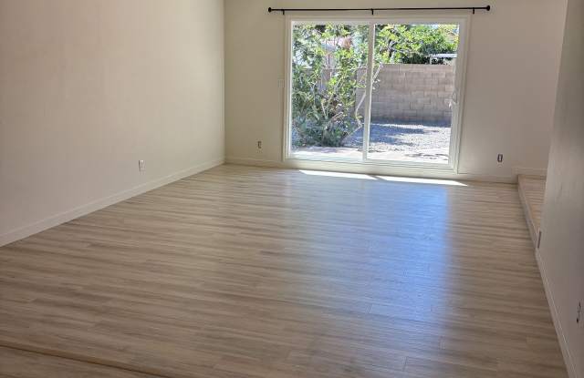 5001 W Carol Ave Gallery 3
