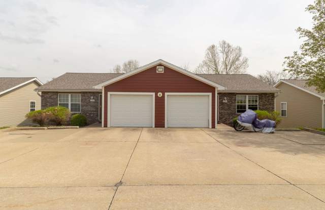 3 bedroom and 2 bath - 3336 East Saint Charles Road, Columbia, MO 65201 3 bedroom and 2 bath - 3336 East Saint Charles Road, Columbia, MO 65201