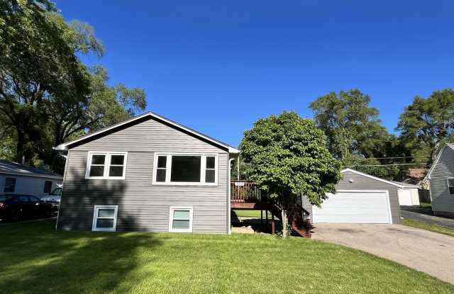 309 Brierhill Drive - 309 Brierhill Drive, Round Lake Park, IL 60073