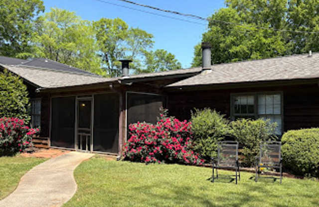 2 Bedroom Duplex in Boulevard! - 442 Yonah Avenue, Athens, GA 30601